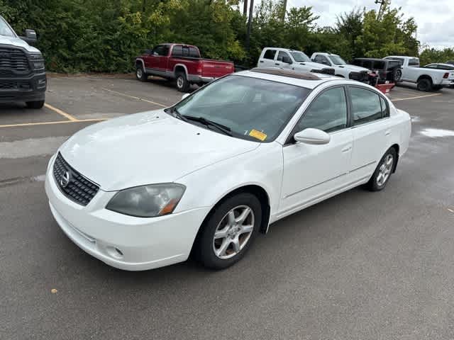 Thumbnail: 2005 Nissan Altima - 10