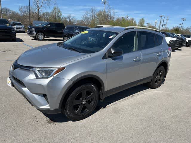 Thumbnail: 2018 Toyota RAV4 - 12