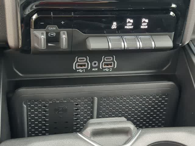 Thumbnail: 2026 RAM 1500 - 32