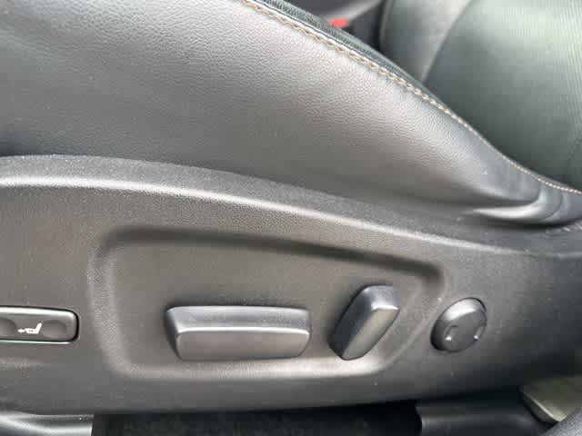 Thumbnail: 2016 Toyota Highlander - 14