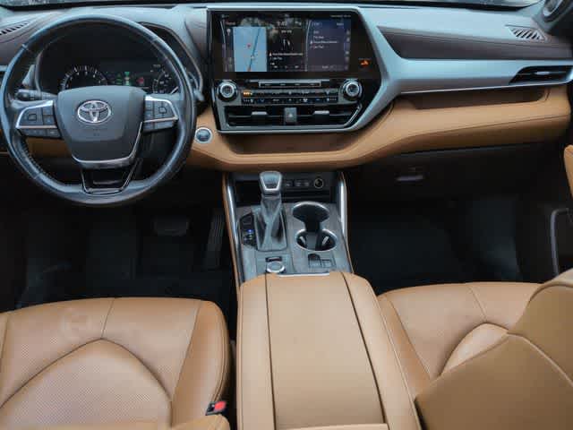Thumbnail: 2020 Toyota Highlander - 15