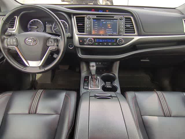 Thumbnail: 2019 Toyota Highlander - 15