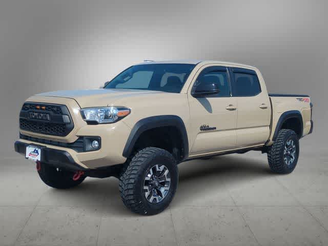 Thumbnail: 2017 Toyota Tacoma - 4