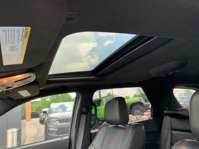 Thumbnail: 2022 Dodge Durango - 11