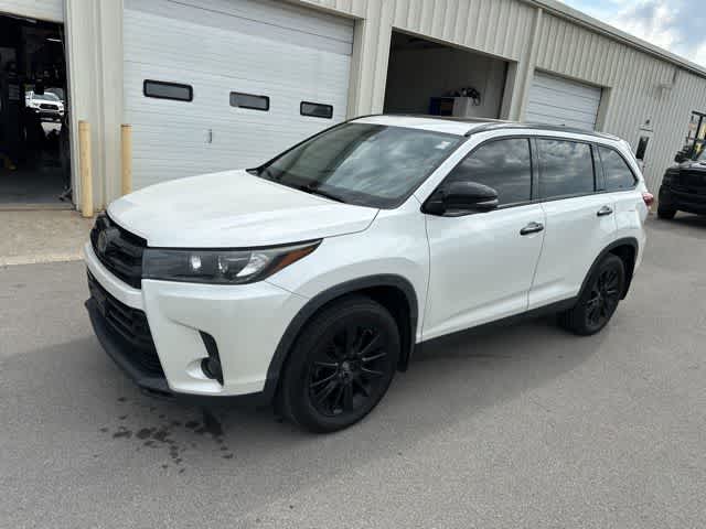 Thumbnail: 2019 Toyota Highlander - 14