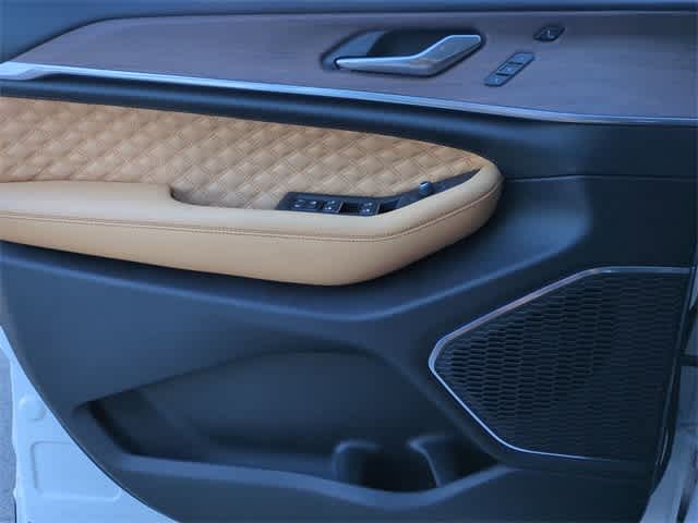 Thumbnail: 2025 Jeep Grand Cherokee - 32