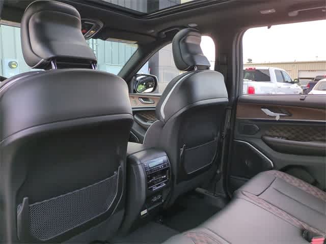 Thumbnail: 2025 Jeep Grand Cherokee - 19