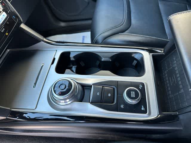 Thumbnail: 2022 Ford Explorer - 6