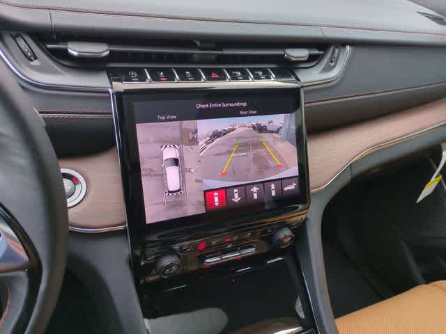 Thumbnail: 2025 Jeep Grand Cherokee - 31