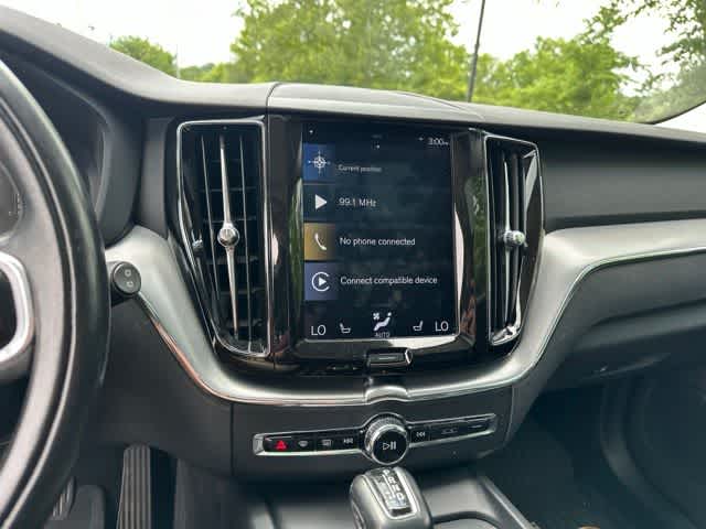 Thumbnail: 2018 Volvo XC60 - 10