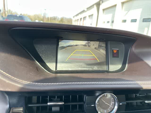 Thumbnail: 2017 Lexus ES - 9