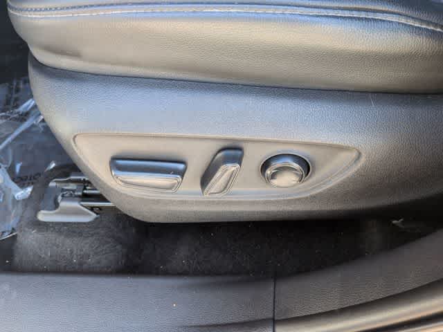 Thumbnail: 2021 Toyota Highlander - 17