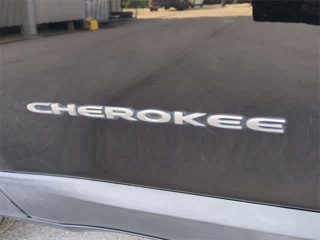 Thumbnail: 2019 Jeep Cherokee - 12