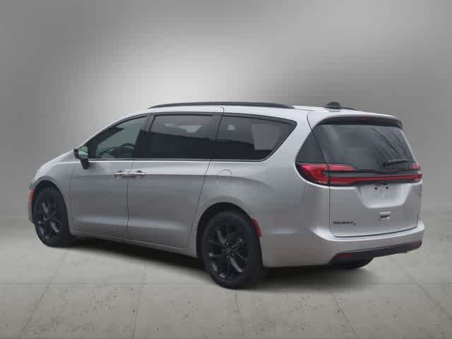 Thumbnail: 2026 Chrysler Pacifica - 6