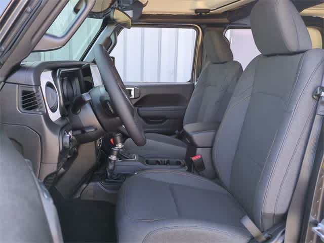 Thumbnail: 2025 Jeep Gladiator - 16