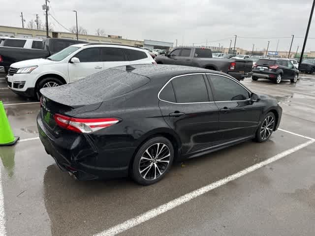 Thumbnail: 2020 Toyota Camry - 18