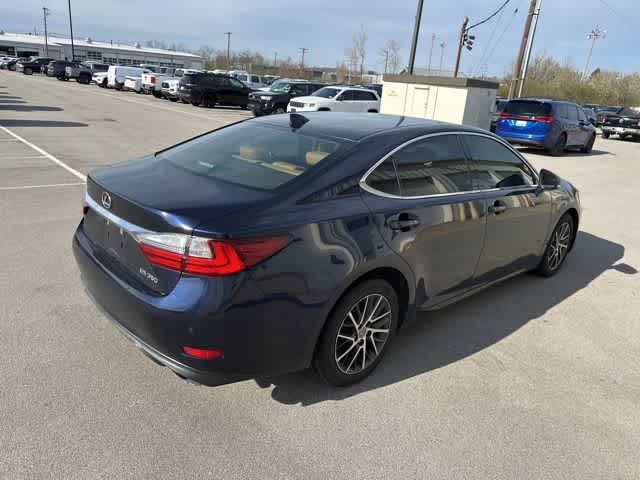 Thumbnail: 2017 Lexus ES - 18