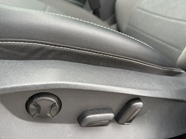 Thumbnail: 2022 Volkswagen Taos - 11