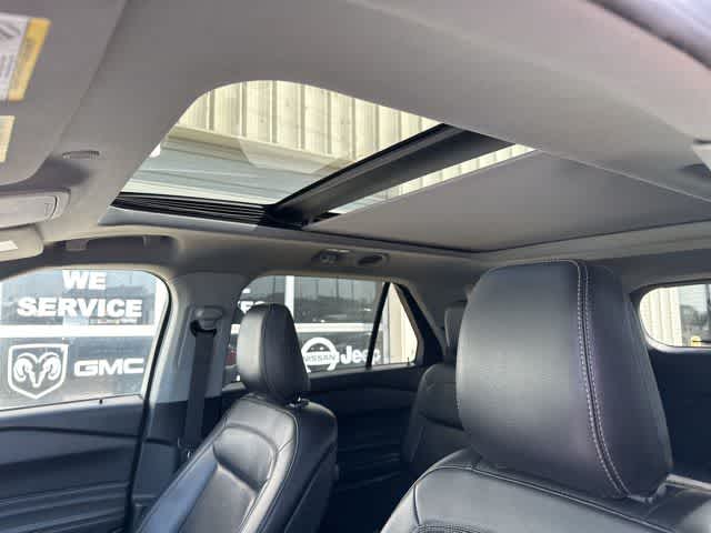 Thumbnail: 2020 Ford Explorer - 8