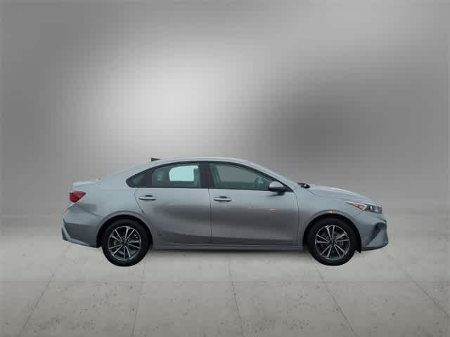 Thumbnail: 2023 Kia Forte - 9