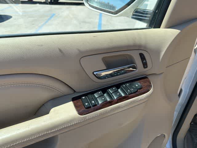 Thumbnail: 2013 Cadillac Escalade - 14