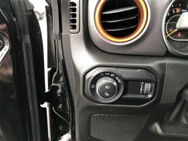 Thumbnail: 2023 Jeep Gladiator - 24