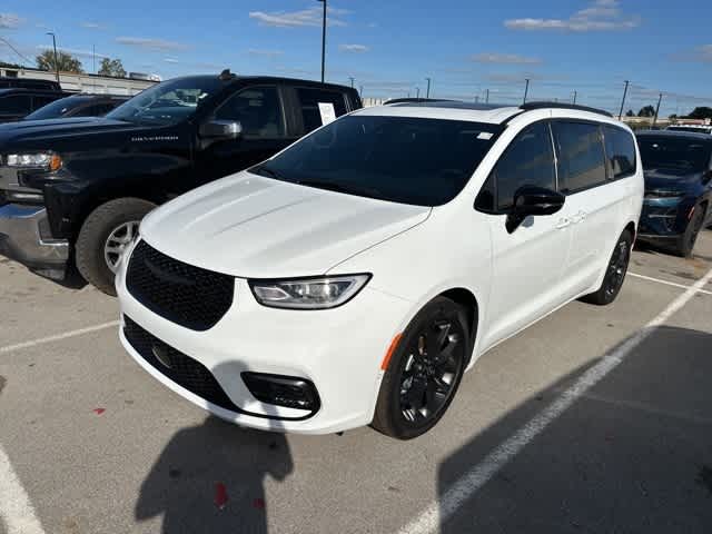 Thumbnail: 2026 Chrysler Pacifica - 2