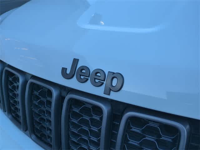 Thumbnail: 2021 Jeep Grand Cherokee - 12