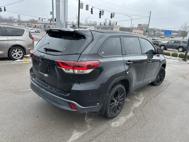 Thumbnail: 2019 Toyota Highlander - 10
