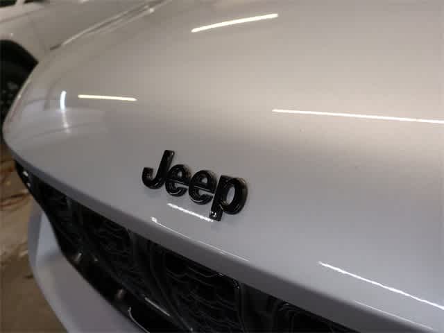 Thumbnail: 2025 Jeep Grand Cherokee - 12