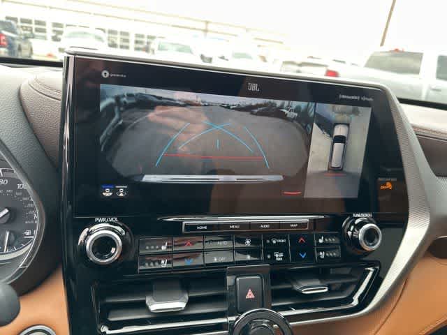 Thumbnail: 2021 Toyota Highlander - 13