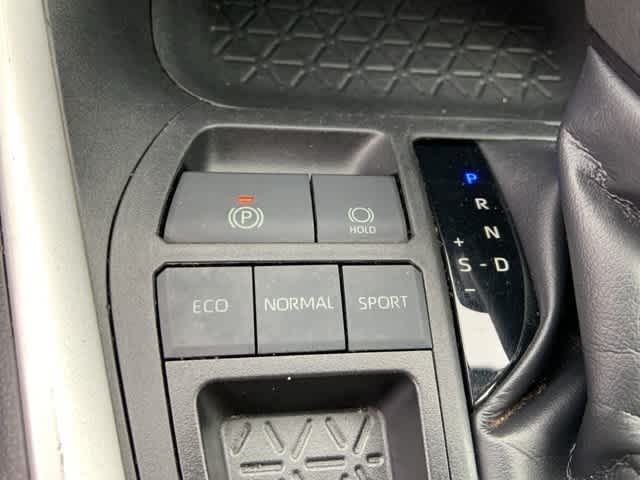 Thumbnail: 2019 Toyota RAV4 - 11