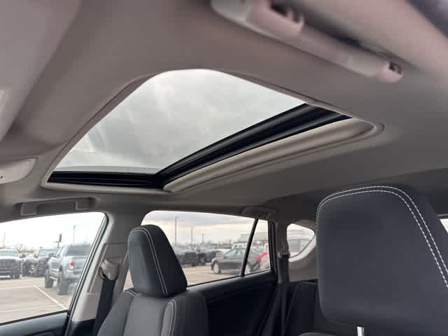 Thumbnail: 2017 Toyota RAV4 - 5