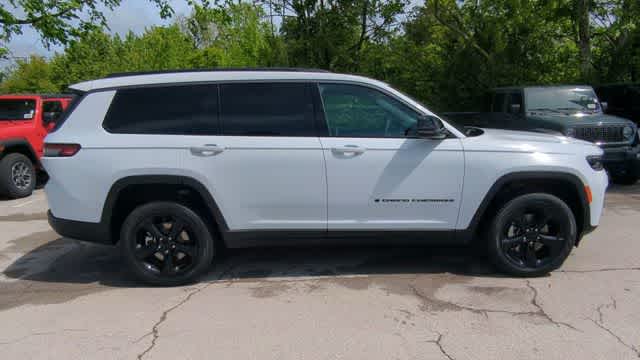 Thumbnail: 2026 Jeep Grand Cherokee L - 9