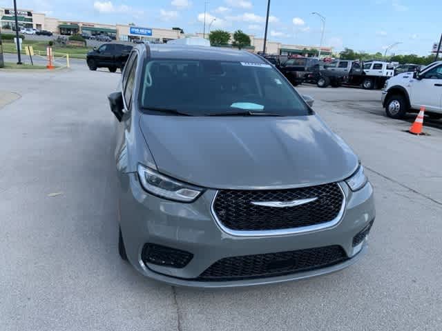 Thumbnail: 2023 Chrysler Pacifica - 26
