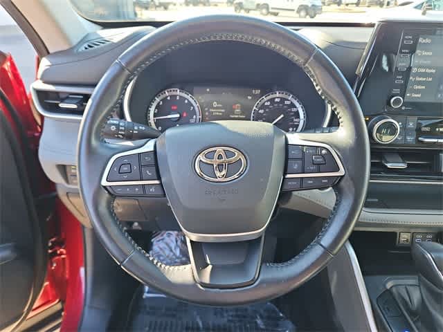 Thumbnail: 2022 Toyota Highlander - 25