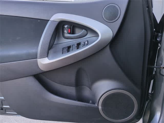Thumbnail: 2006 Toyota RAV4 - 29