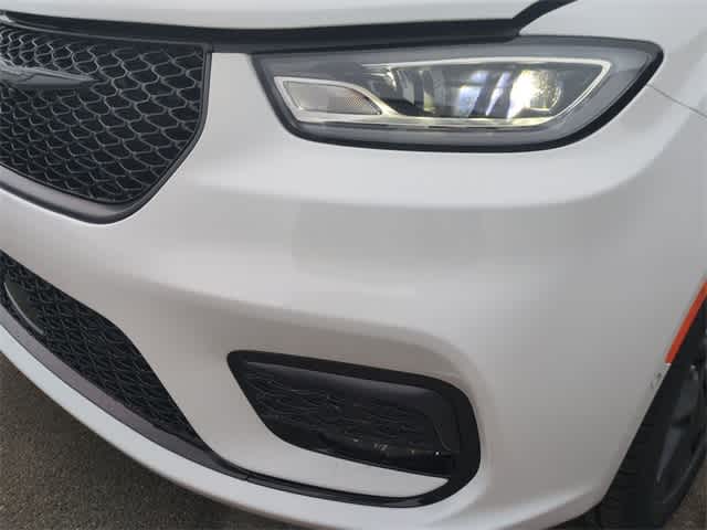 Thumbnail: 2026 Chrysler Pacifica - 11