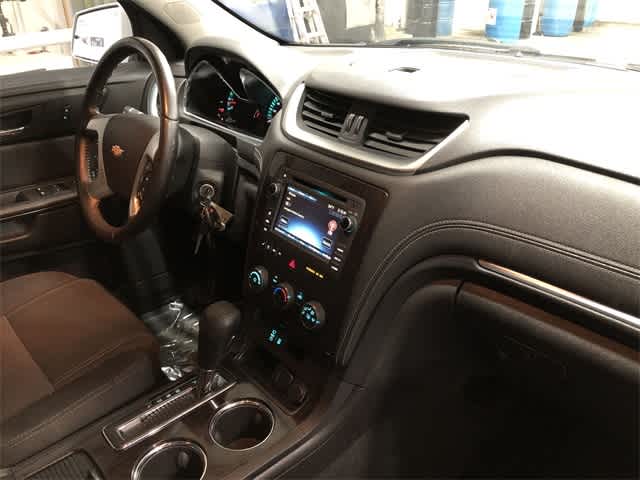 Thumbnail: 2017 Chevrolet Traverse - 31