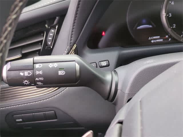 Thumbnail: 2022 Lexus LS - 29