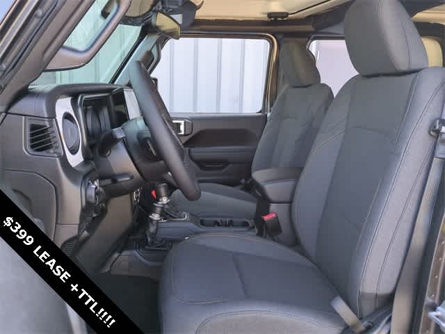 Thumbnail: 2025 Jeep Gladiator - 16