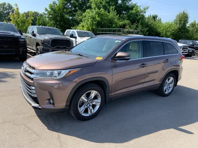 Thumbnail: 2017 Toyota Highlander - 17
