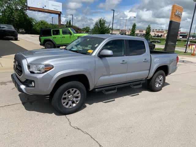 Thumbnail: 2018 Toyota Tacoma - 15