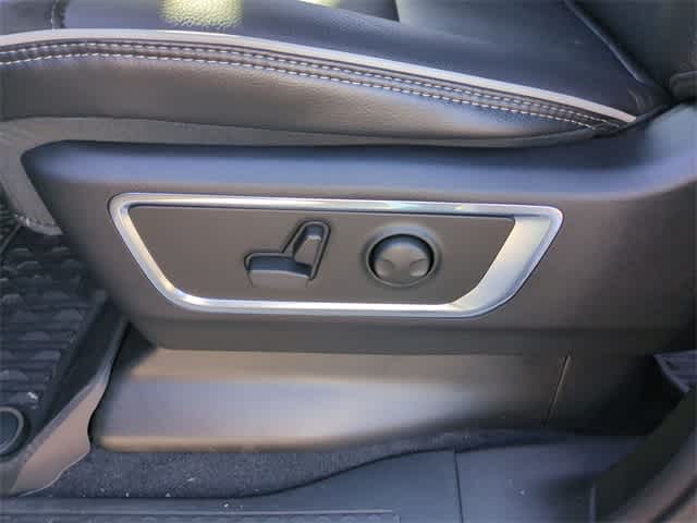 Thumbnail: 2026 RAM 1500 - 18