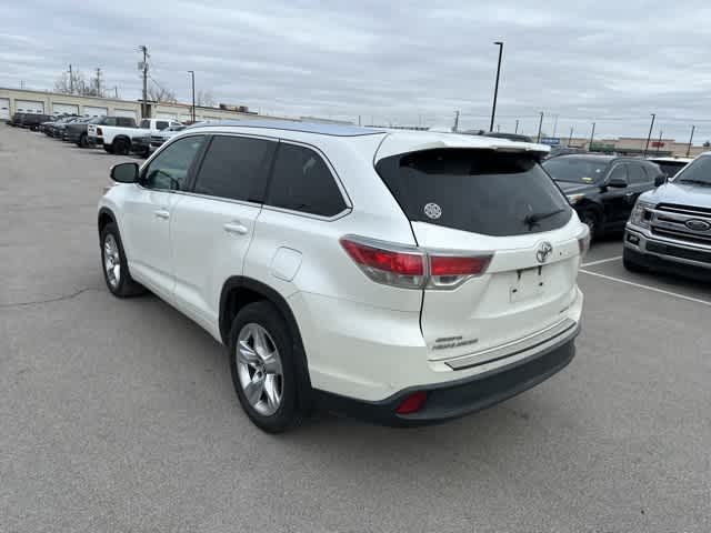 Thumbnail: 2016 Toyota Highlander - 18