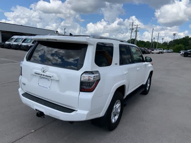 Thumbnail: 2015 Toyota 4Runner - 23