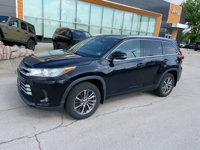 Thumbnail: 2018 Toyota Highlander - 17