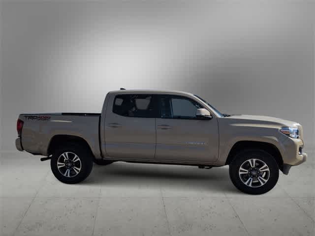Thumbnail: 2019 Toyota Tacoma - 9