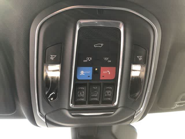 Thumbnail: 2026 Jeep Grand Cherokee - 15