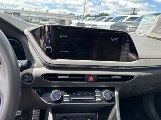 Thumbnail: 2022 Hyundai Sonata - 9